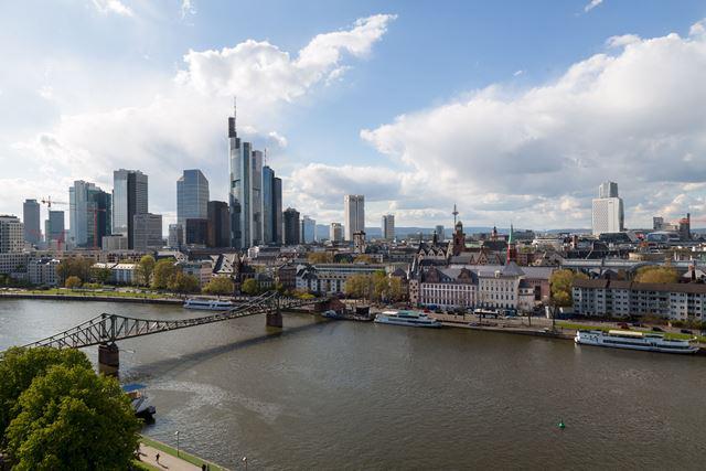 HMF-Quartier -Eiserner Steg -Skyline Frankfurt © HMF Foto Robert Metsch