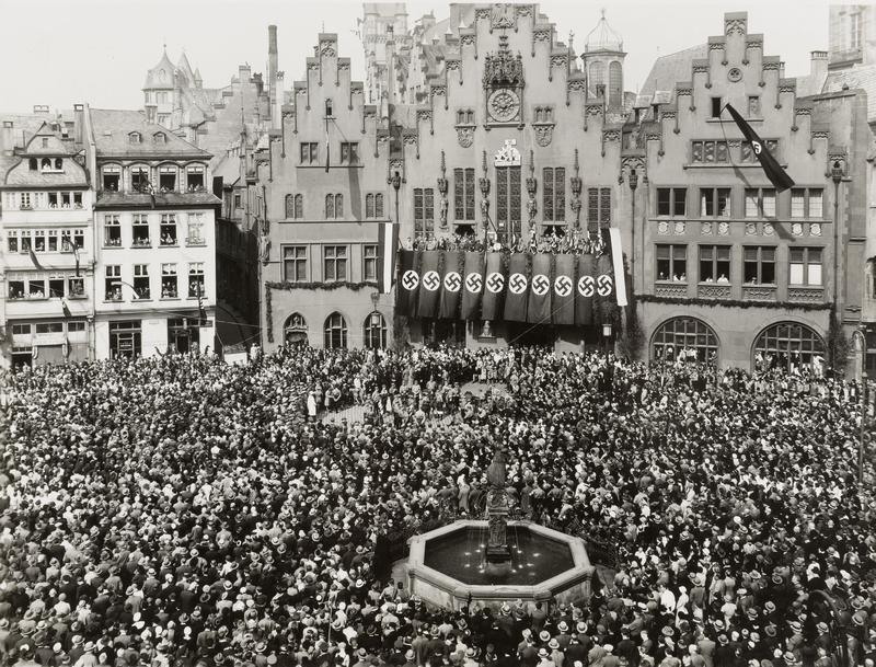 Tag der nationalen Arbeit 1.Mai, Kundgebung auf dem Römerberg, 1933